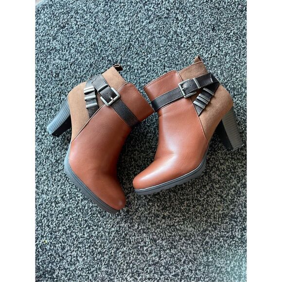 Double Buckle Chunky Heel Ankle Boots - Picture 4 of 12